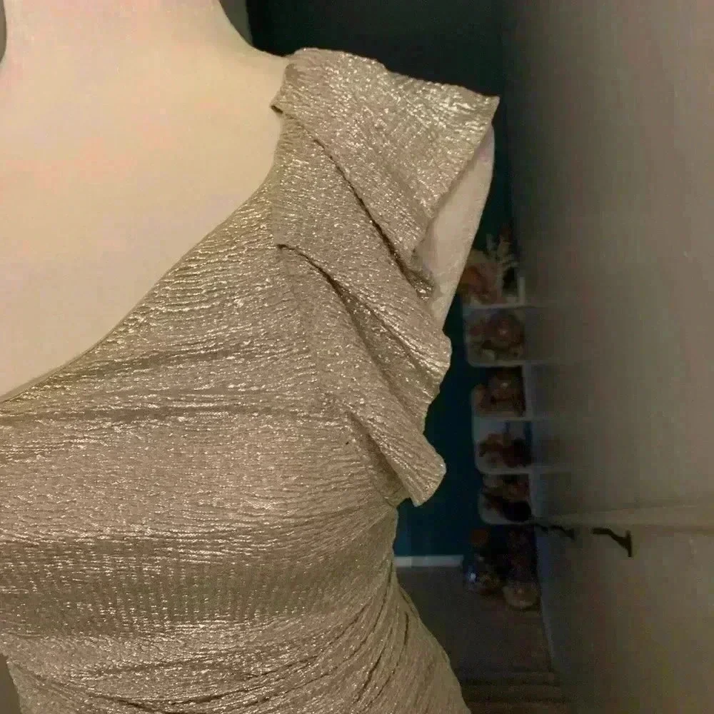 Express gold ruched one shoulder dress size 4 - Picture 4 of 8